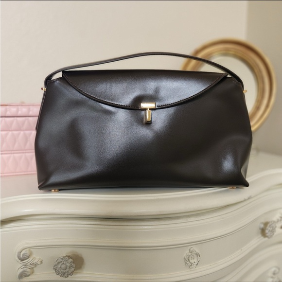 NWOT Toteme T-Lock leather shoulder bag in dark brown - Picture 5 of 12